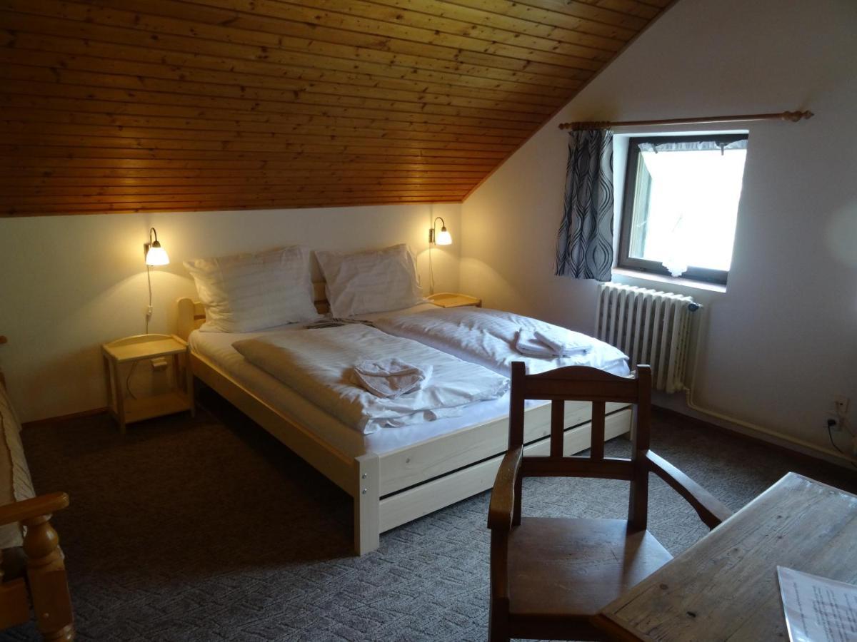 Hotel v Nebi Josefův Důl Buitenkant foto