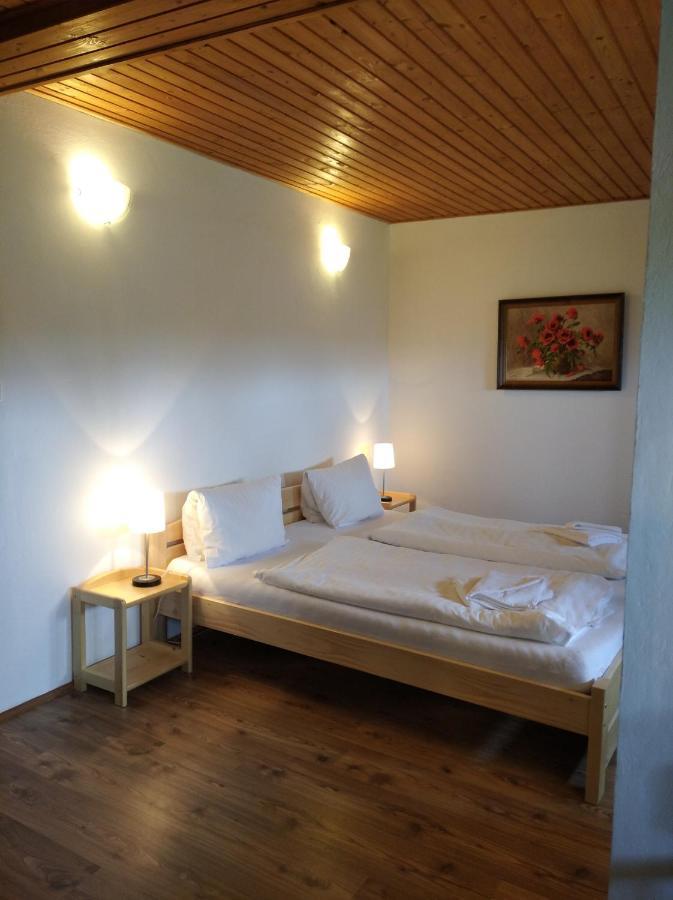 Hotel v Nebi Josefův Důl Buitenkant foto