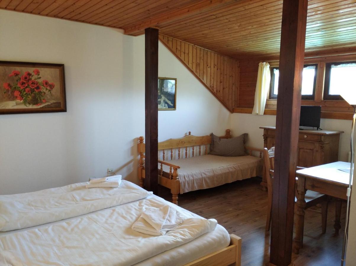 Hotel v Nebi Josefův Důl Buitenkant foto