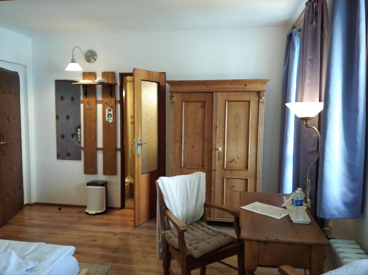 Hotel v Nebi Josefův Důl Buitenkant foto