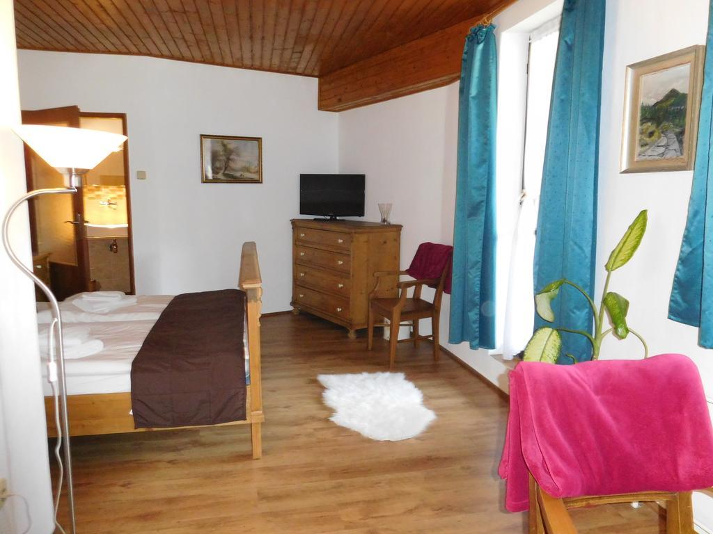 Hotel v Nebi Josefův Důl Buitenkant foto